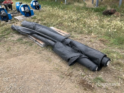 Quantity of (2) Landscaping Fabric Rolls Varios, tienda, almacen, consumidor