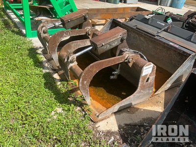 2017 Bobcat 7168340 68 in Skid Steer Grapple Bucket