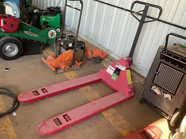 2024 Dayton 32HD11 5500 lb Pallet Jack (Inoperable)
