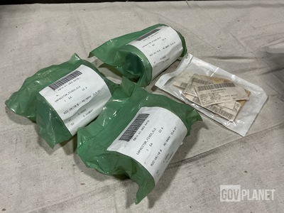 (26) Adirondack Electronics M39018-06-0134M Electrical Capacitors