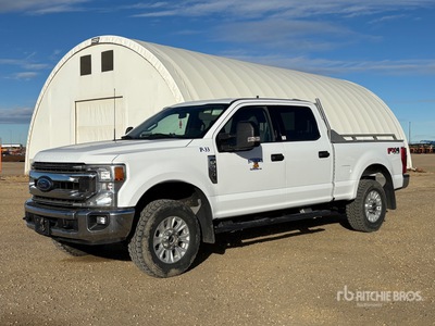 2022 Ford F-350 XLT 4x4 Crew Cab Pickup