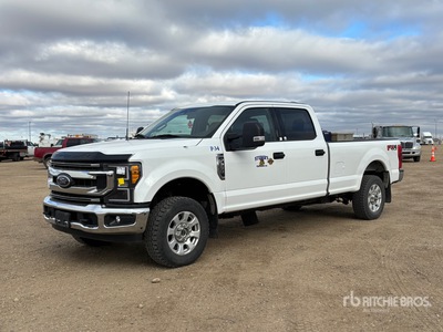 2022 Ford F-350 XLT 4x4 Crew Cab Pickup