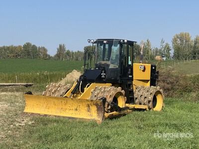 1998 Cat 815F Soil Compactor