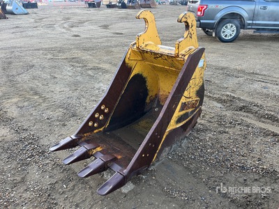 Brandt 30 in Q/C Digging دلو حفارة - Fits John deer 200 series
