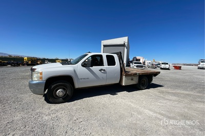 2007 Chevrolet SILVERADO 3500 4x4 Extended Cab Flatbed Truck