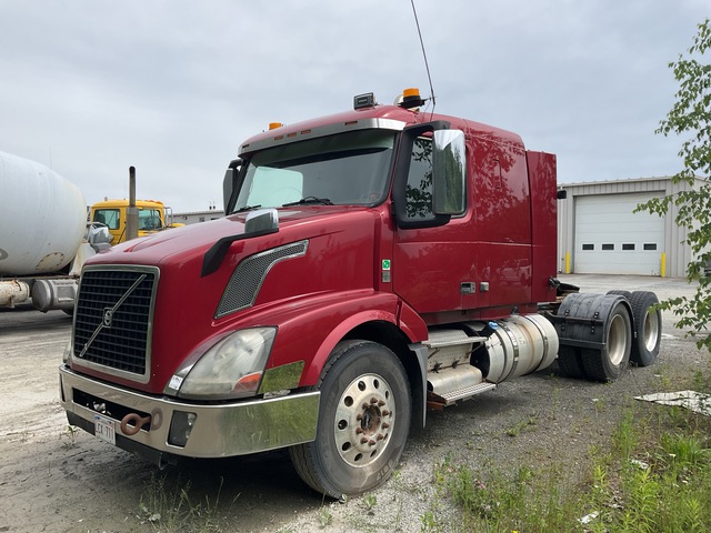 2013 Volvo VNL 6x4 Heavy Haul T/A Sleeper Truck Tractor (Inoperable) 2013 Volvo VNL 6x4 Heavy Haul T/A Sleeper Truck Tractor (Inoperable)