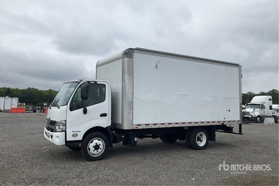2019 Hino 195 4x2 Furgoneta caja cerrada