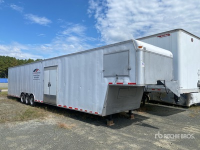 2002 United 46 ft Tri/A Gooseneck Enclosed Trailer