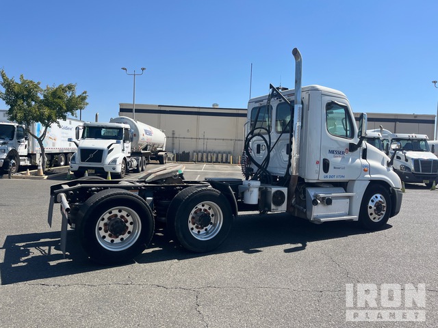 CAMIóN 2016 FREIGHTLINER