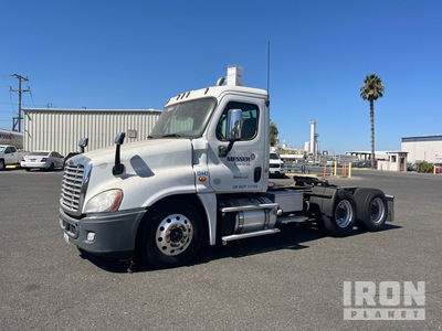 2016 Freightliner Cascadia 6x4 T/A Day Cab Truck Tractor