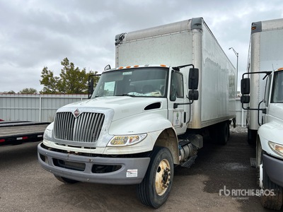 2016 International 4300 4x2 شاحنة فان (Inoperable)