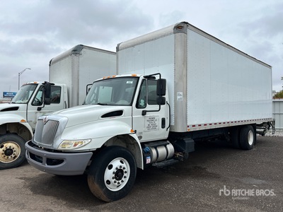 2018 International 4300 4x2 شاحنة فان (Inoperable)