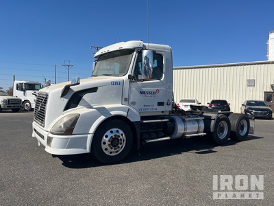 2015 Volvo VNL 6x4 T/A Day Cab Truck Tractor