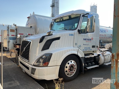 2016 Volvo VNL64T300 6x4 T/A Day Cab Truck Tractor (Inoperable)