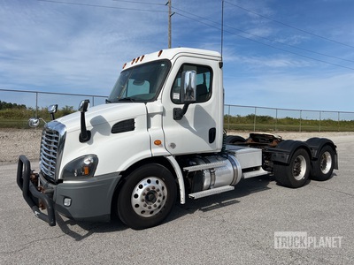 2018 Freightliner Cascadia 6x4 Day Cab Prime Mover