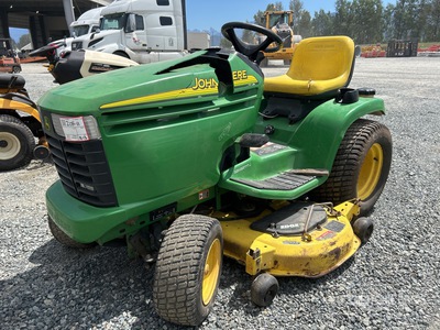 2002 John Deere GT245 4x2 Ride-On Lawn Mower
