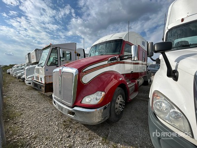 2017 Kenworth T680 6x4 3- Achs Sattelzugmaschine mit Schlafkabine (Inoperable)