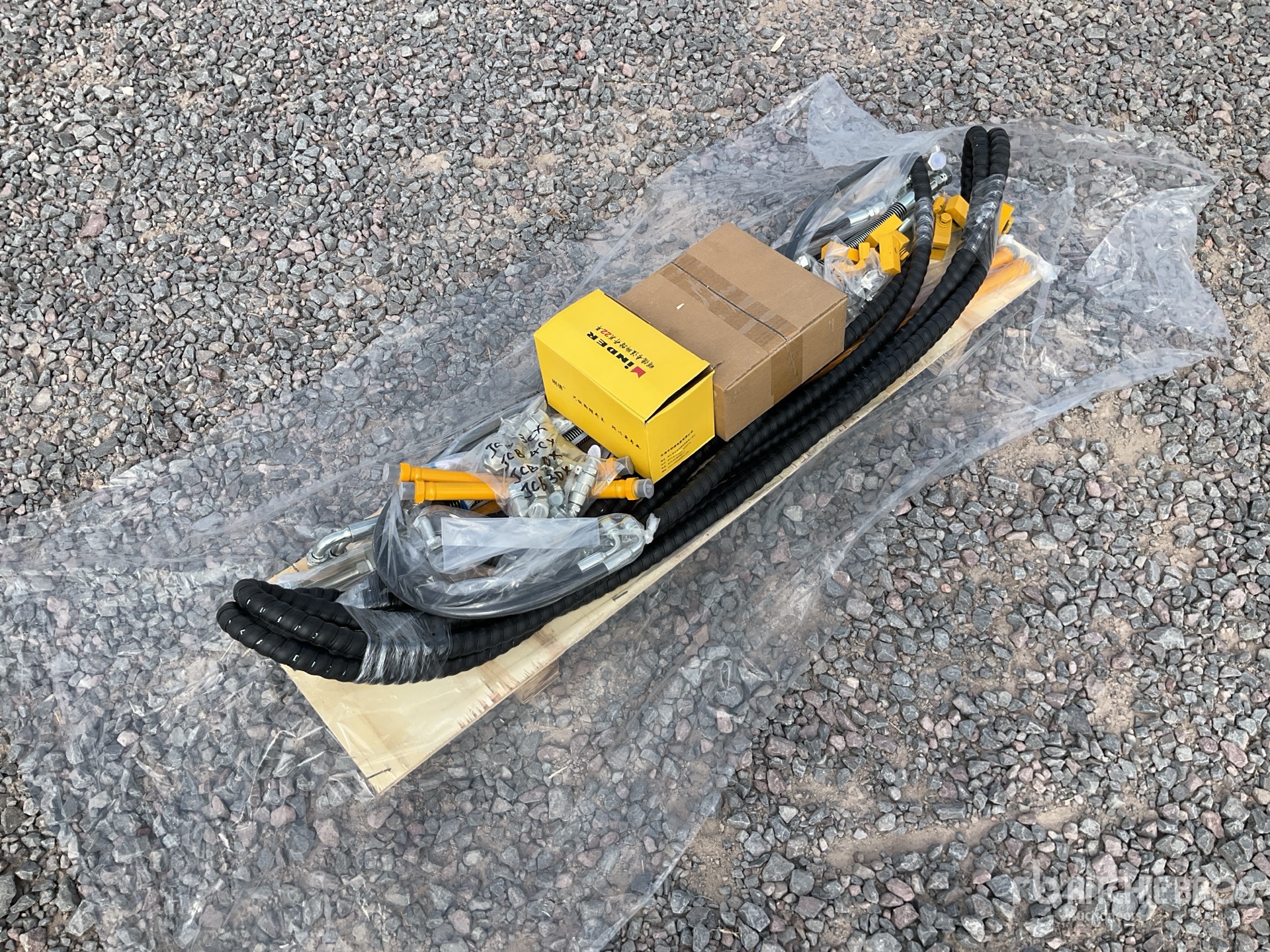 2025 SDCH SDCH-04 Conexiones Auxiliares Hidraulicas para Retroexcavadora (Sin Usar) / Auxiliary Hydraulic Pipeline Kit - Fits JCB 3CX (Unused)