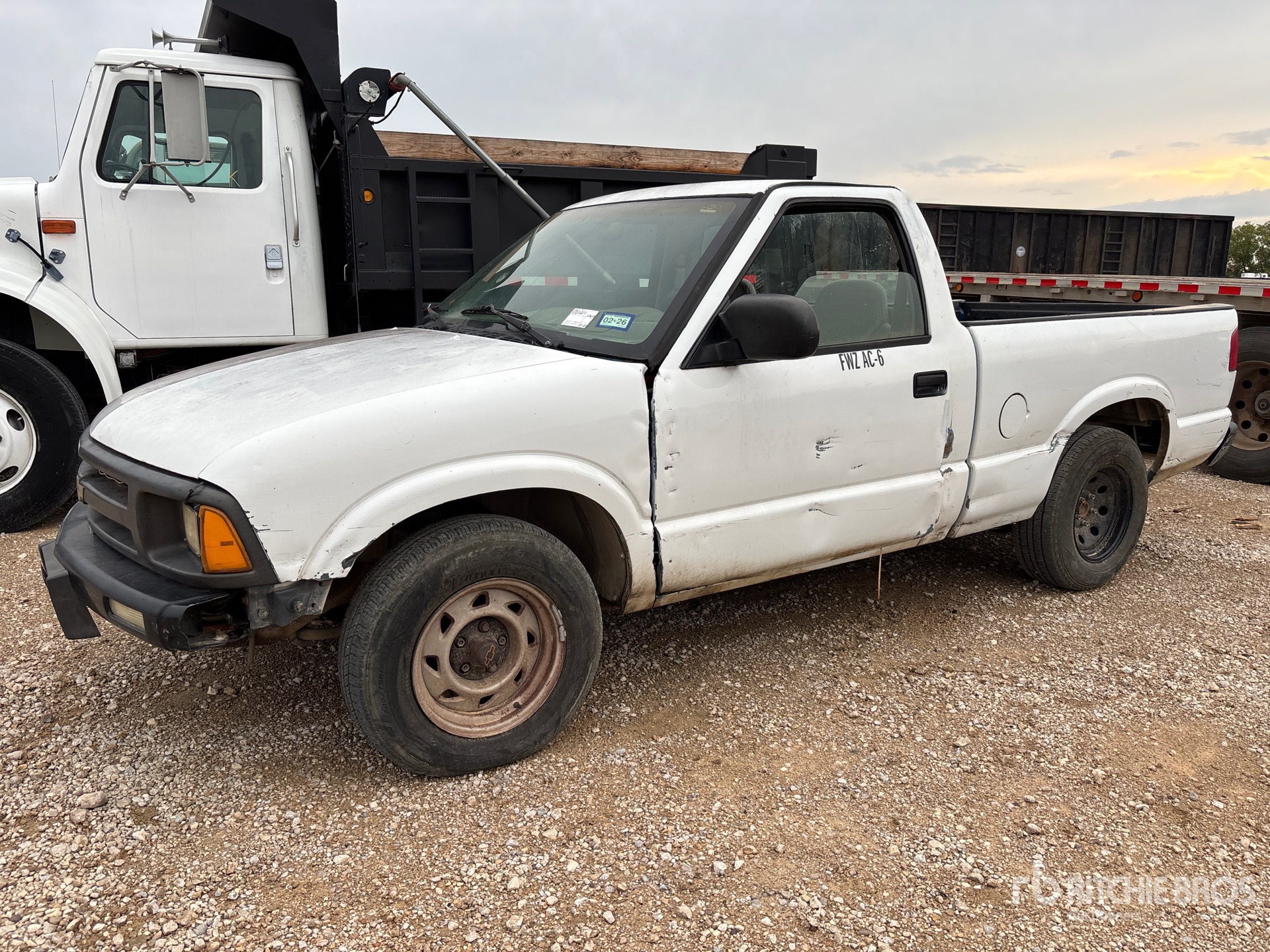 1995 Chevrolet S-10 4x2 Pick Up (Inoperable)