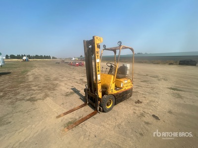 1992 Hyster H25E 2750 lb Pneumatic Tire Carretilla Elevadora (Inoperable)