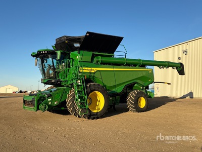 2023 John Deere X9 1100 Signature Edition Combine Harvester