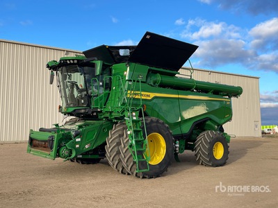2022 John Deere X9 1000 Combine Harvester