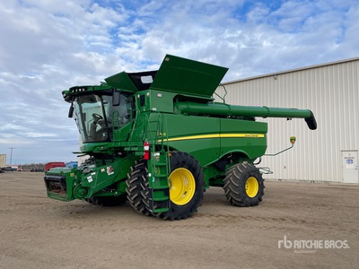 2021 John Deere S790 Combine Harvester