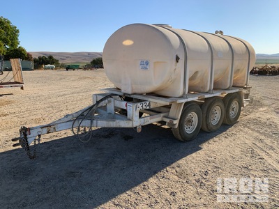 2000 gal Tri/A Water Tank Trailer