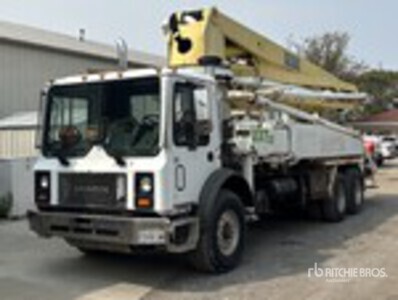 2001 Mack MR688S Concrete Pump Truck