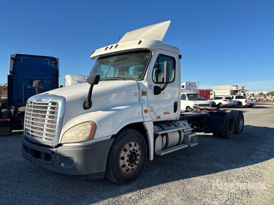 2016 Freightliner Cascadia 125 6x4 T/A Day Cab Truck Tractor