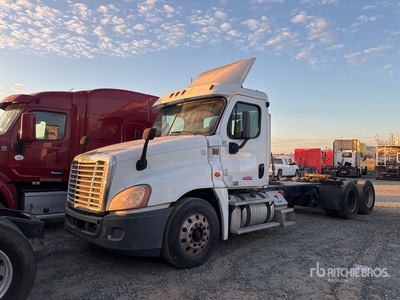 2016 Freightliner Cascadia 125 6x4 T/A Day Cab Truck Tractor