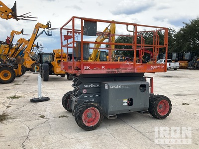 2016 Skyjack 6832RT Scissor Lift