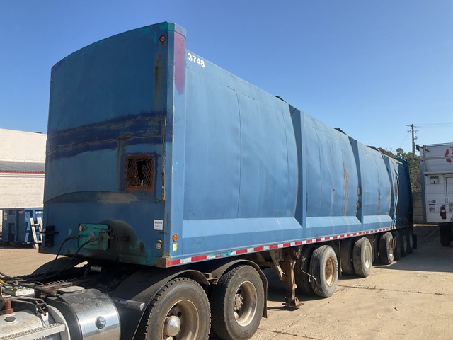 2005 Universal 53 ft 6 Axle Moving Floor Trailer