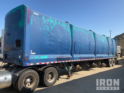 2005 Universal 53 ft 6 axle Moving Floor Trailer (Inoperable)