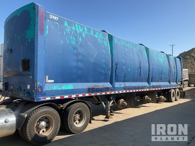2005 Universal 53 ft 6 axle Moving Floor Trailer (Inoperable)