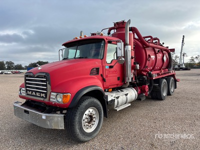 2005 Cusco Fab on 2006 Mack CV713 6x4 Autocarro cisterna aspirazione