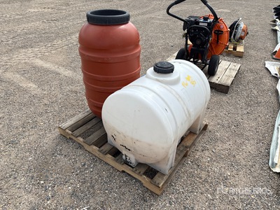 Quantity of (2) Poly Réservoir