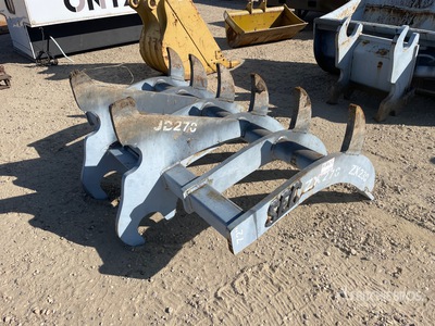 SEC 72 in Q/C Excavator Rake - Fits JD270/JD230/ZX270/ZX230