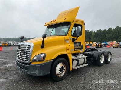 2015 Freightliner Cascadia 125 6x4 Cabeza Tractora Cabina Corta