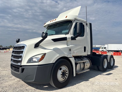 2018 Freightliner Cascadia 126 6x4 T/A Day Cab Truck Tractor