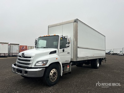 2018 Hino 268 4x2 Furgoneta caja cerrada