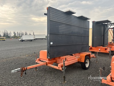 2006 American Signal 1300 W Solar Babillard