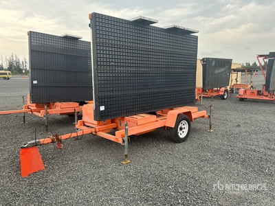 2007 American Signal 1300 W Solar Babillard