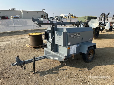 2013 Wacker Neuson 8 kW を見 Light Tower