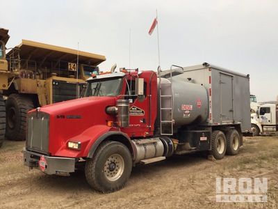 2013 Kenworth T800 6x4 Fuel and Lube Truck