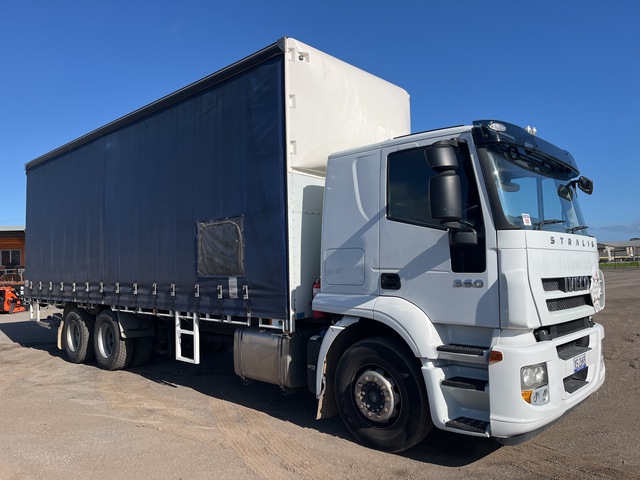 2009 Iveco Stralis 360 6x2 Tautliner Truck 2009 Iveco Stralis 360 6x2 Tautliner Truck
