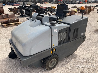 Nilfisk SR1500 Zamiatarka do podłóg