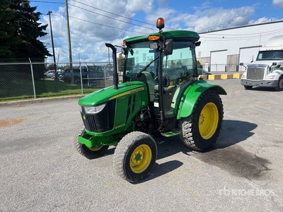 2016 John Deere 4066R tractor utilitario