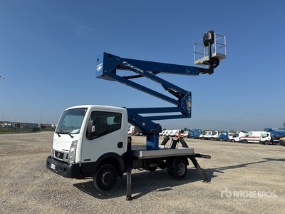 2015 Socage DA 324 24 m on 2015 Nissan Cabstar Cabstar 35.12 auto hoogwerker
