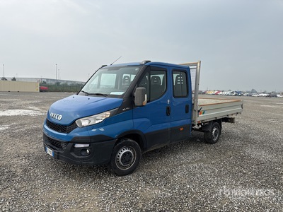 2015 Iveco Daily 33-110 Crew Cab Ciężarówka z płaską platformą